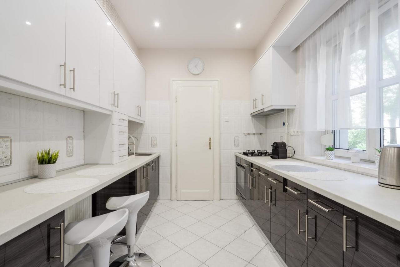 Bpr Ethereal Panoramic Suite With A/C & Balcony Budapest Exterior photo