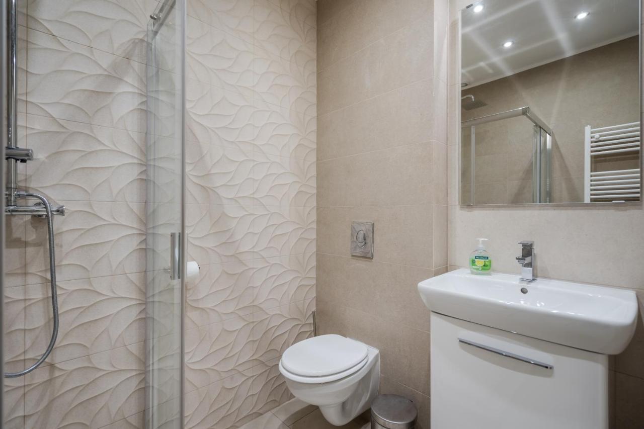 Bpr Ethereal Panoramic Suite With A/C & Balcony Budapest Exterior photo
