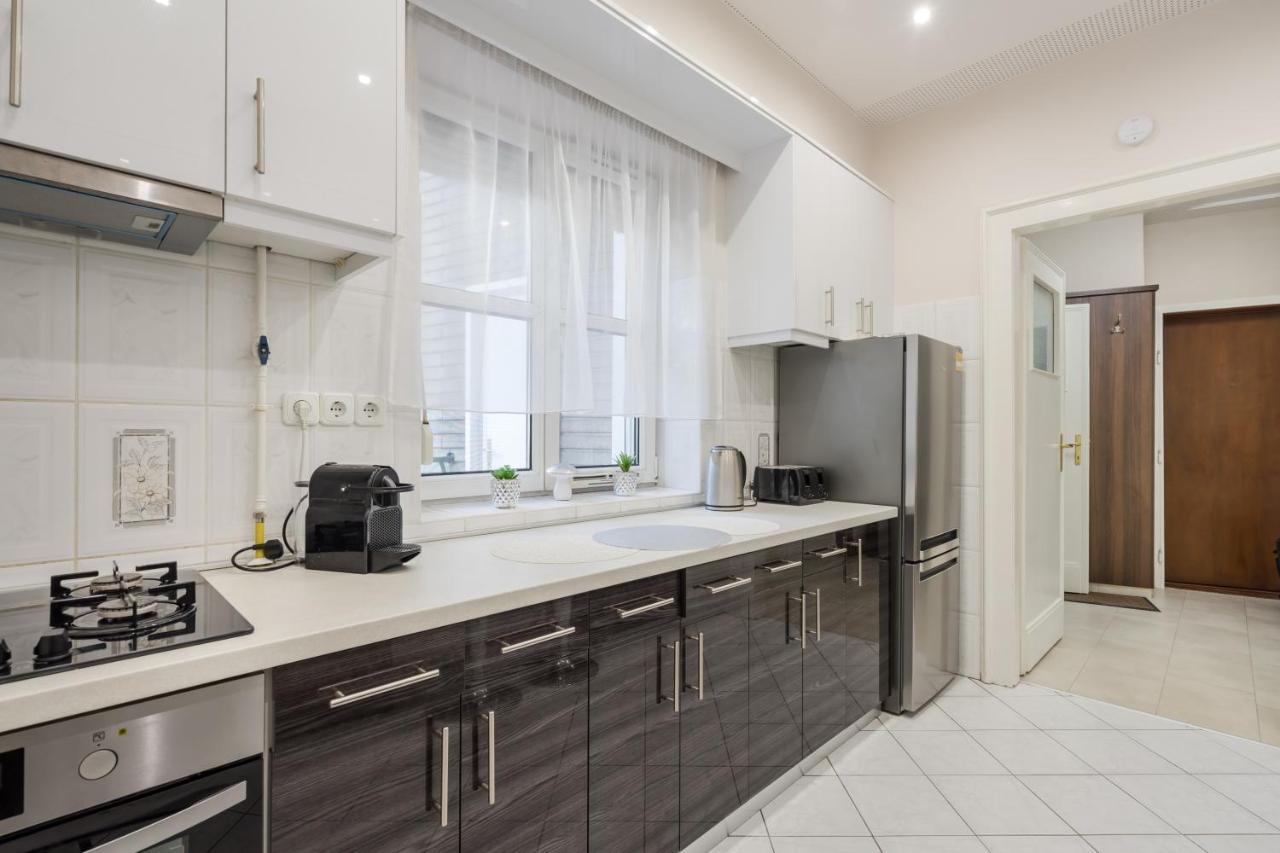 Bpr Ethereal Panoramic Suite With A/C & Balcony Budapest Exterior photo
