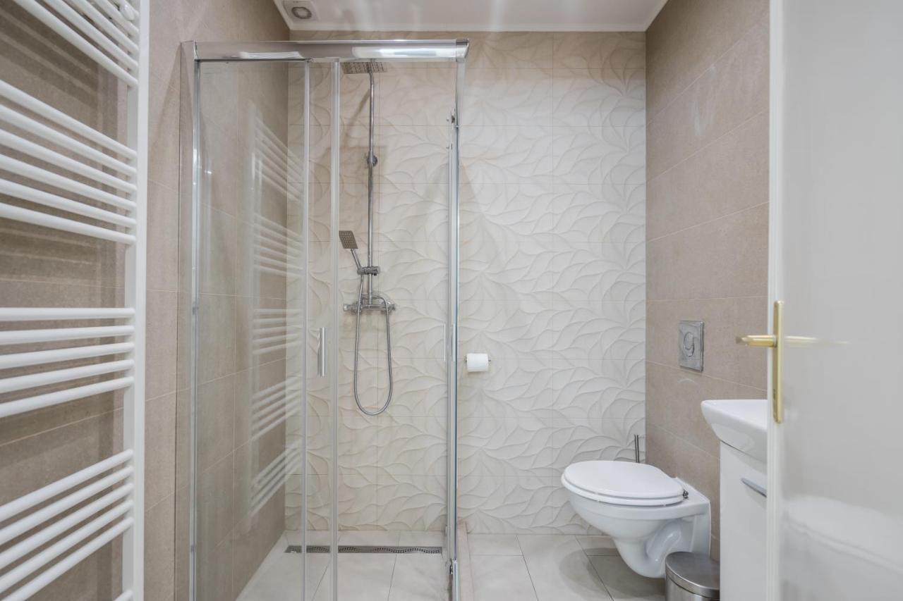 Bpr Ethereal Panoramic Suite With A/C & Balcony Budapest Exterior photo
